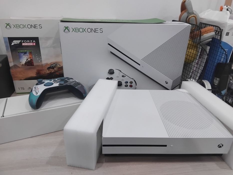 Продам. Xbox one s