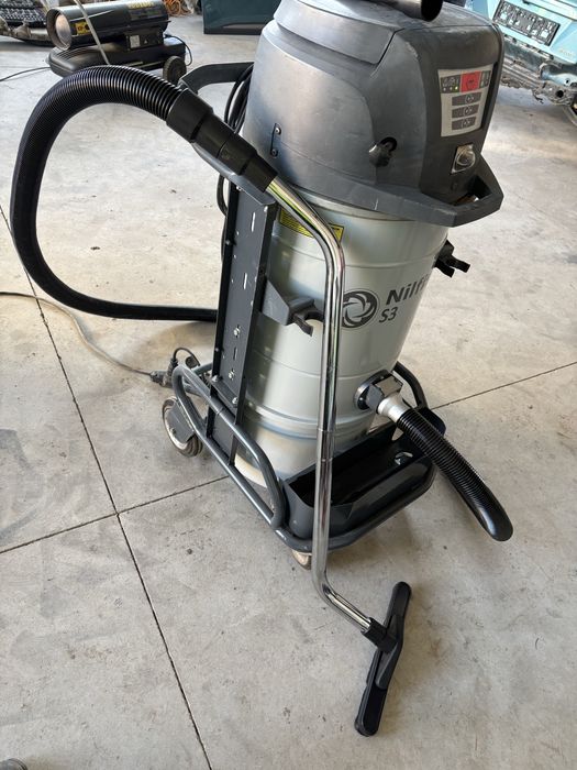 Индустриална прахосмукачка Nilfisk S3