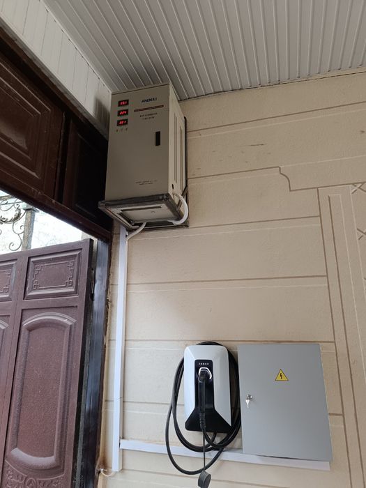 Установка зарядное устройство для Электромобилей