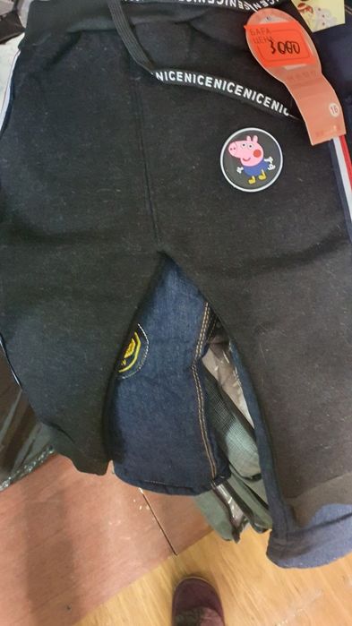 Продам джинсы детские