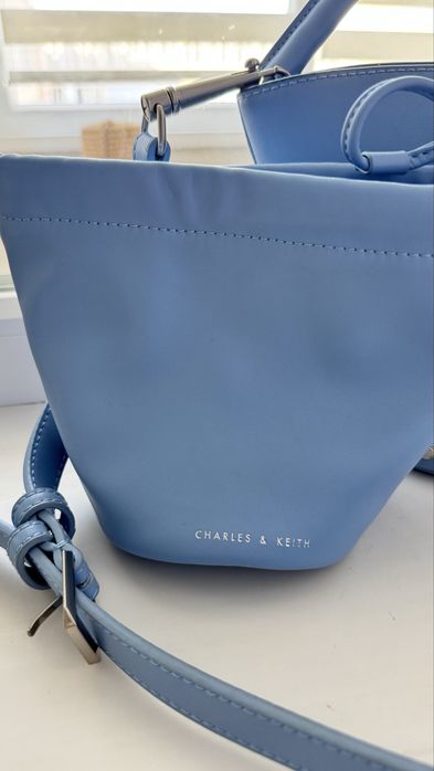 Сумочки и обувь бренда Charles&keith