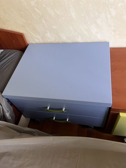 Мебели (шкаф, нощен шкаф, бюро, рафтове)