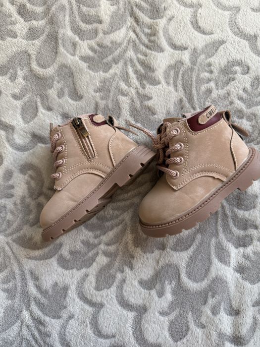 Ботинки на девочку