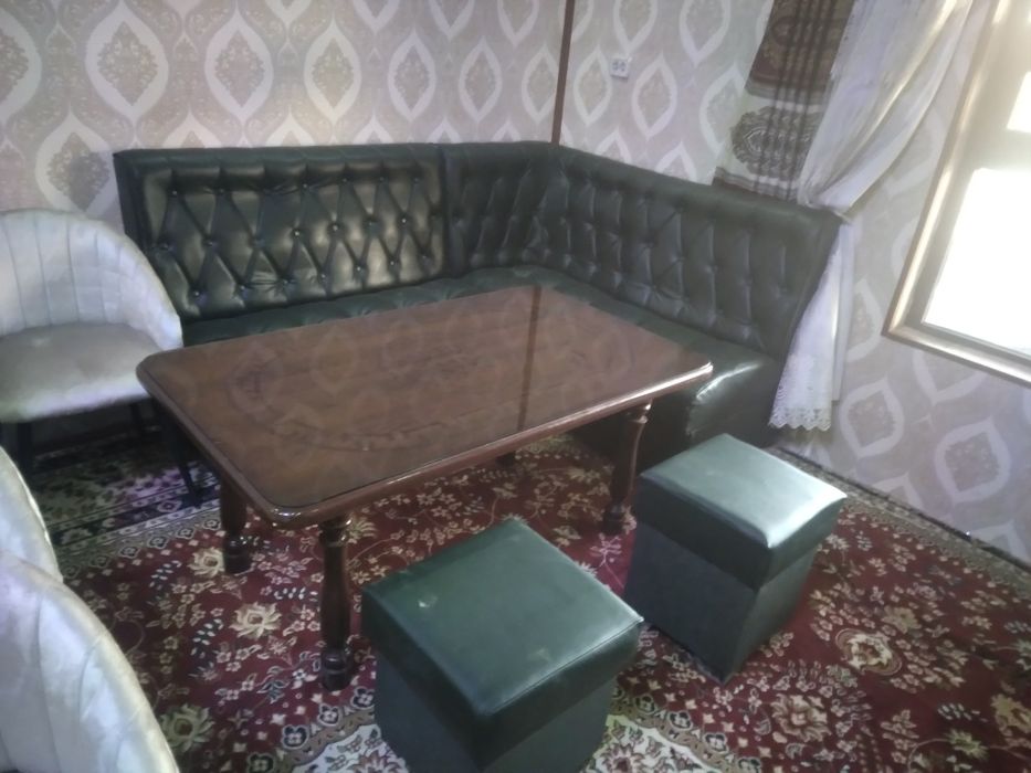 Yumshoq mebel xar xil turdagi kuxinni gastinni mebel lar tayorlab bera