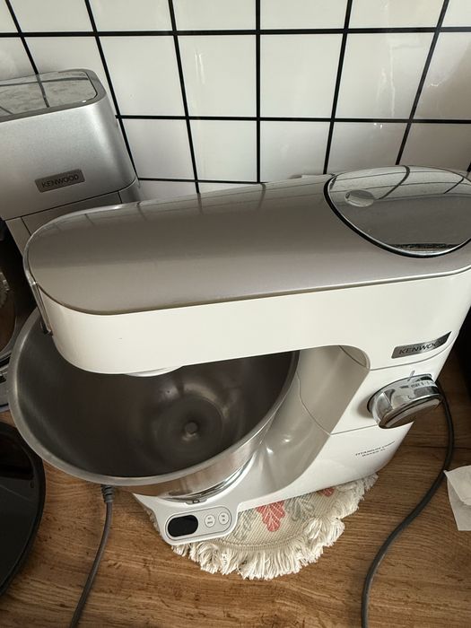 Продам миксер Kenwood