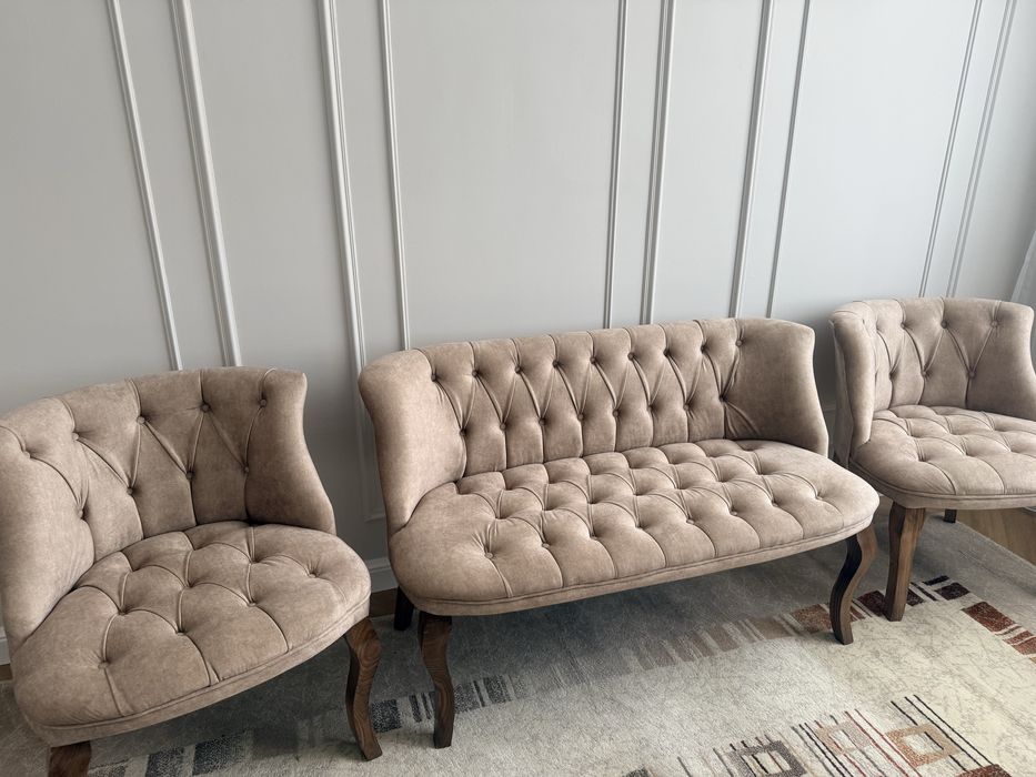 Диван и 4 кресла