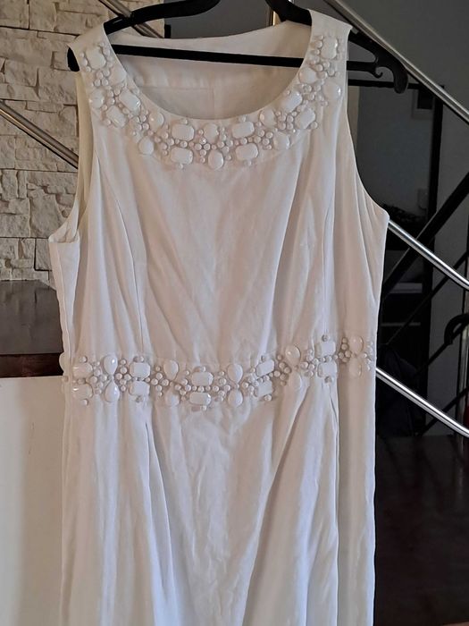 Rochie alba,mărimea 40.