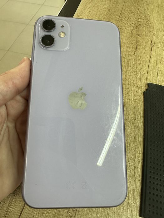 Продам айфон 11
