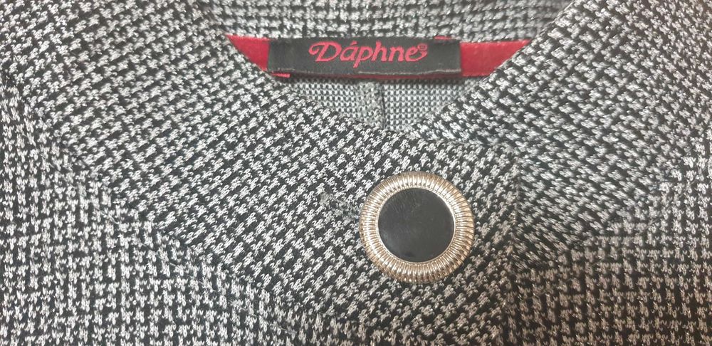 Жакардово сако на Дафне в черно и бяло