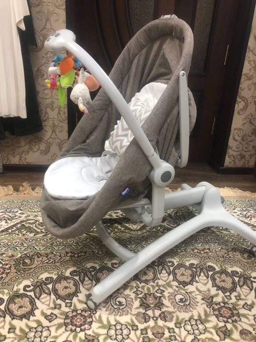 Люлька-стульчик фирма Chicco