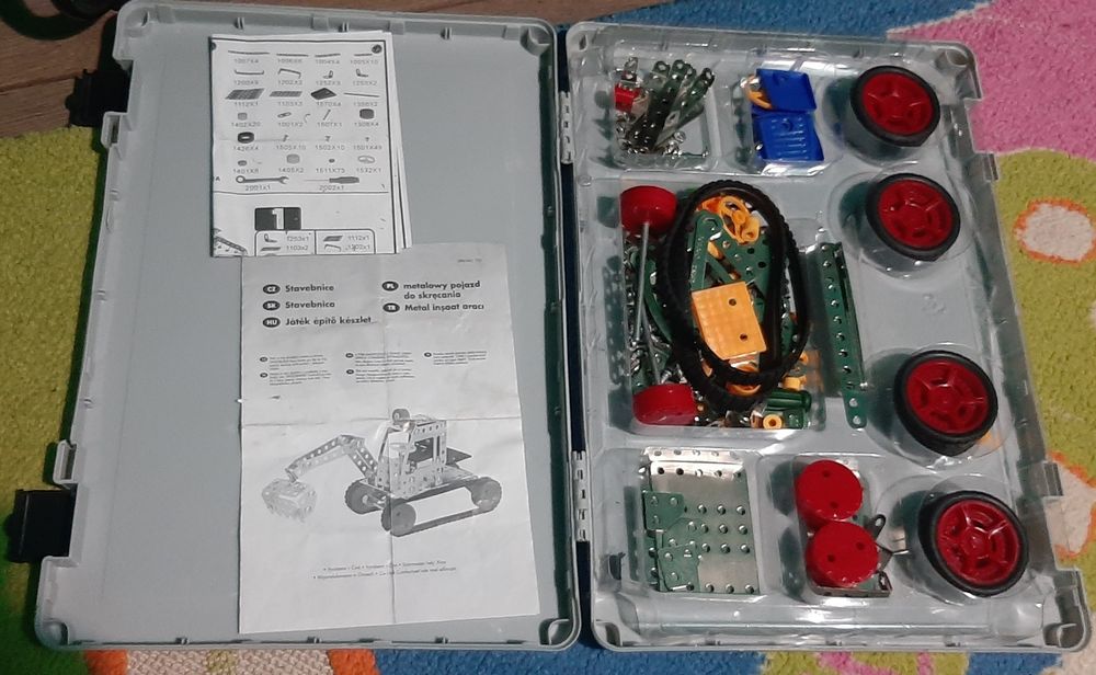 Set de constructii masina metalica