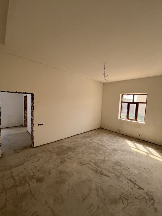 Nazarbek, Turkiston mahallasida uy sotiladi