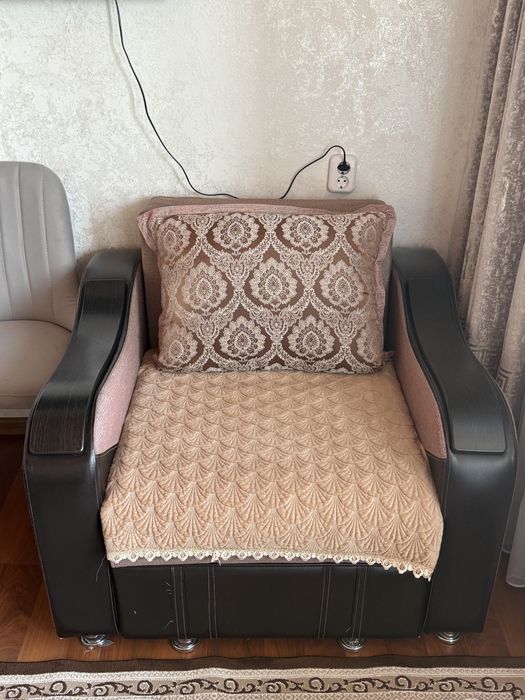 Продаю диван для зала