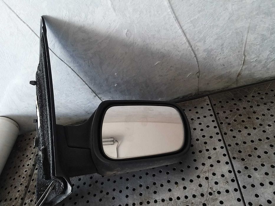 Oglinda manuala dreapta ford fiesta 5 3004700