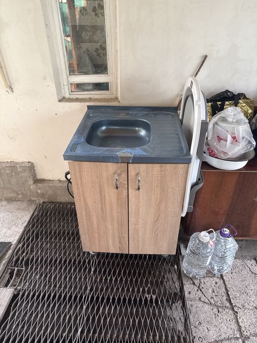 Продам Ракиву с тумбочкой 25 000
