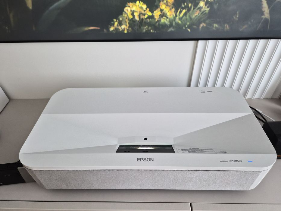 Videoproiector UST Epson Ls800