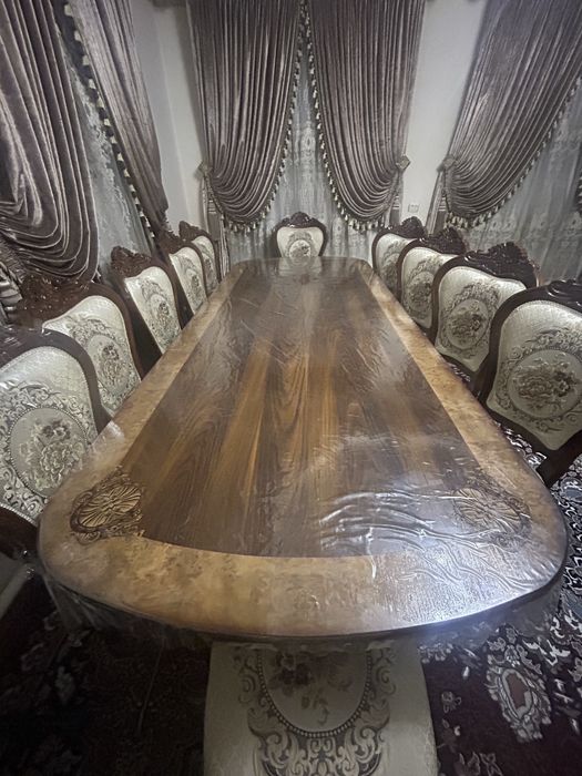Продается стол и стулья 12 шт