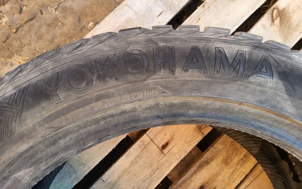 Шина зимние шипы б/у 1шт YOKOHAMA оригинал