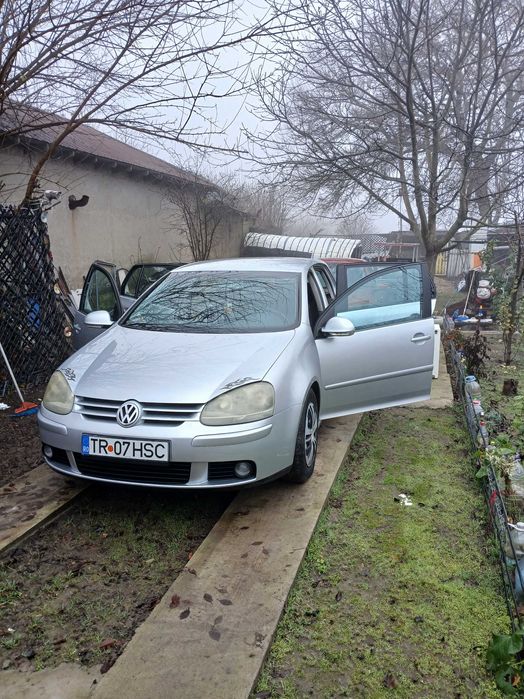 De vanzare vw golf 5 an 2004