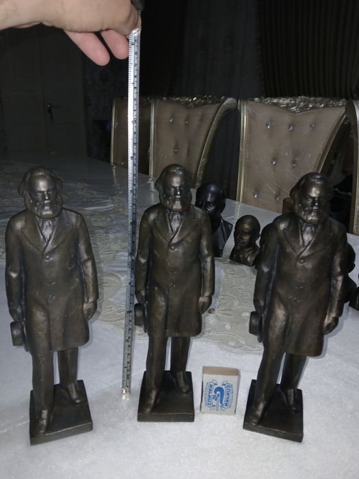 Металический бронзвий Бюст Карил макс