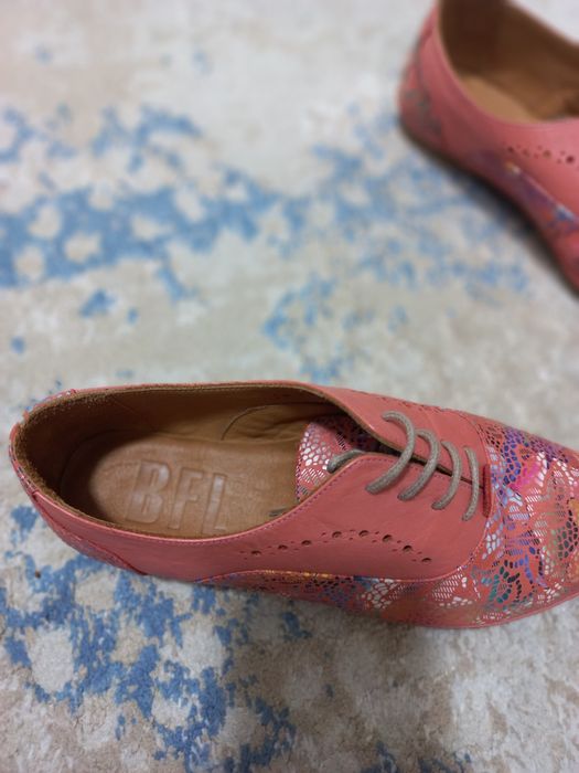 Женская  кожаная обувь