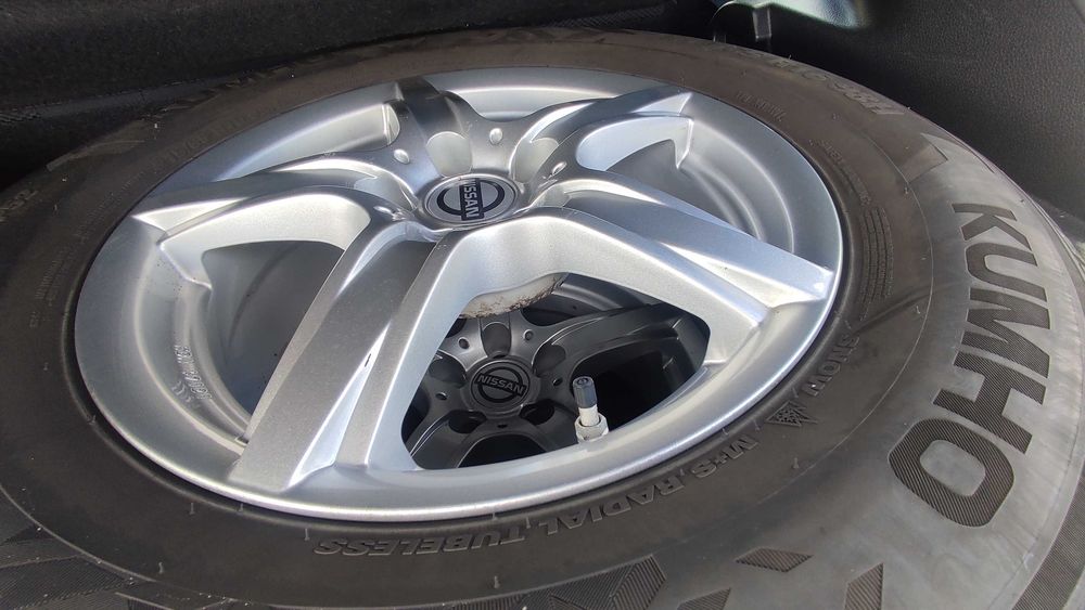 Roți de  iarnă  Nissan 215/65/R16 DUNLOP