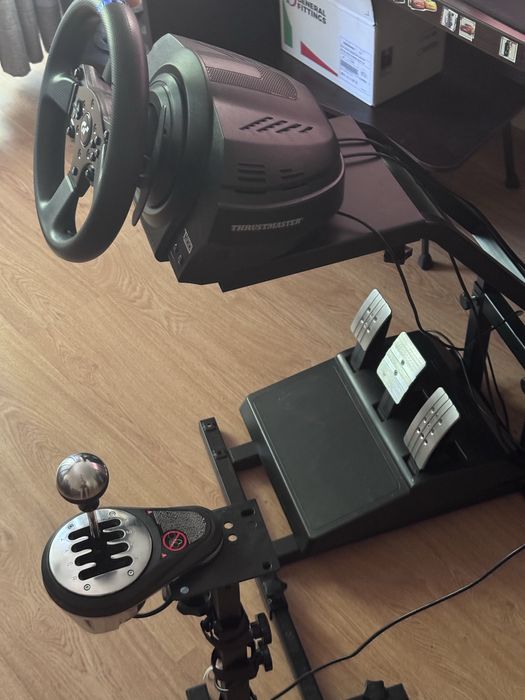 Волан Thrustmaster T300 RS, педали и Скоростен лост TH8A