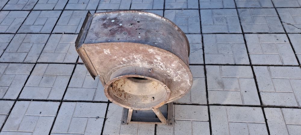 Продам вытяжку улитка для рабочий помещений