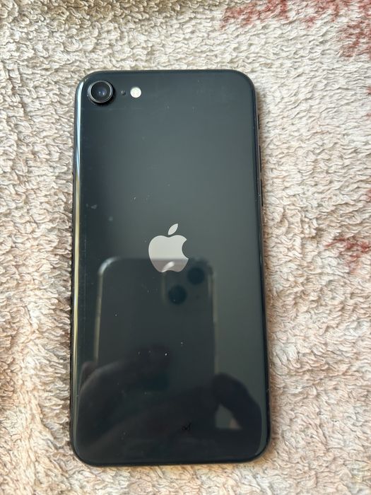 Продам iphone SE 2020 64 gb