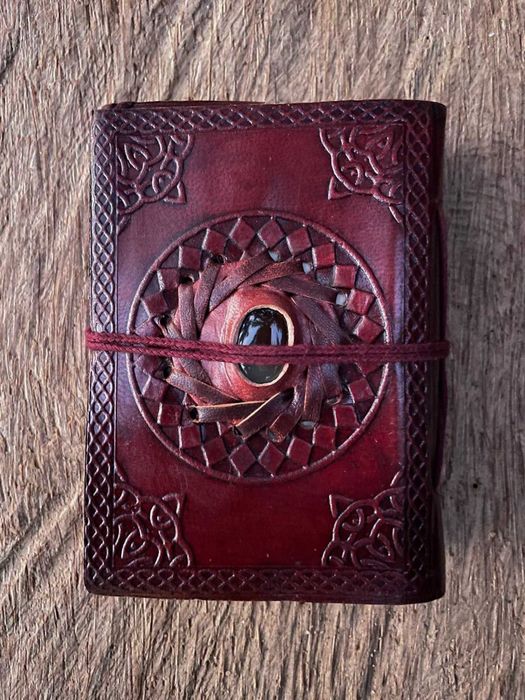 Jurnal Handmade din Piele - Coperta cu Cristal