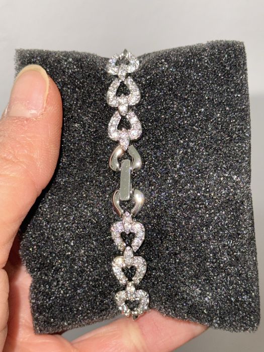 Brățară din argint cu safire albe