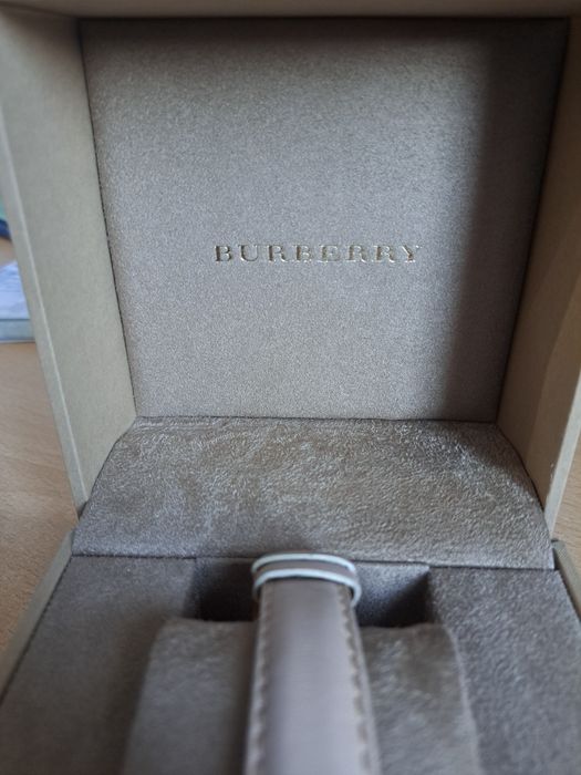 Vând ceas burberry