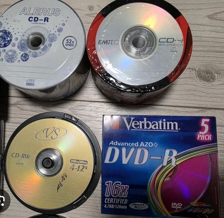 Inregistrez muzica la cerere pe stik, sd card, cd, dvd