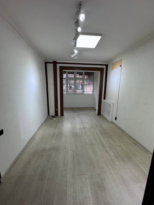 Продается Нежилое В центре 3х комн 1-я линия Яккасарай Ор-р Qanotchi