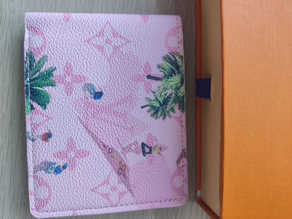 Стилни кожени портмонета Louis Vuitton / Dior