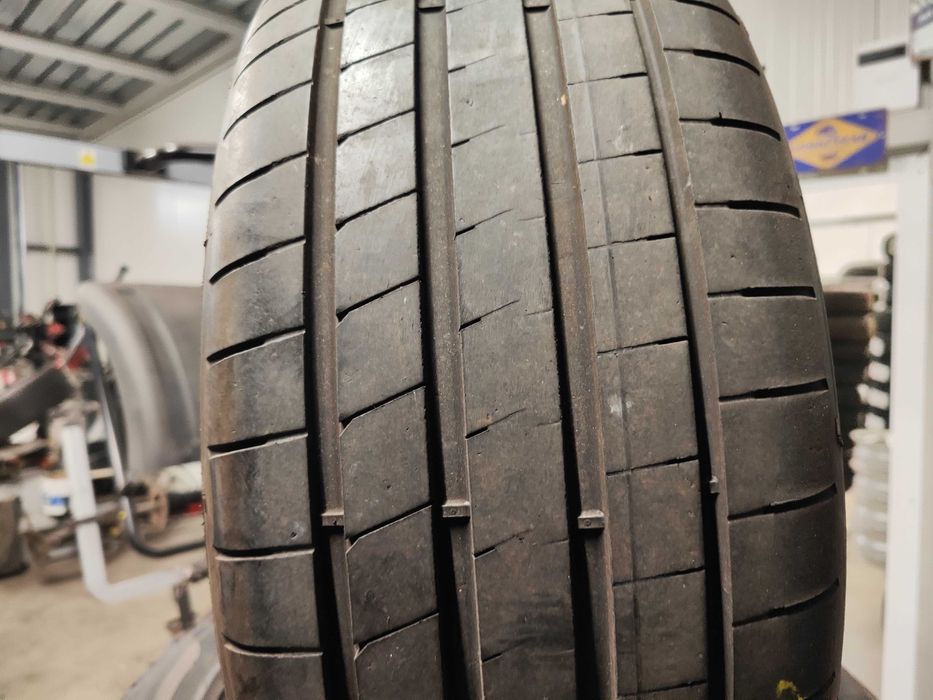 2бр. летни гуми 225/55/17 Goodyear