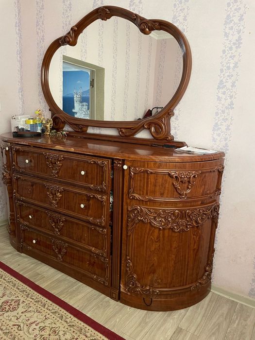 Спальный гарнитур