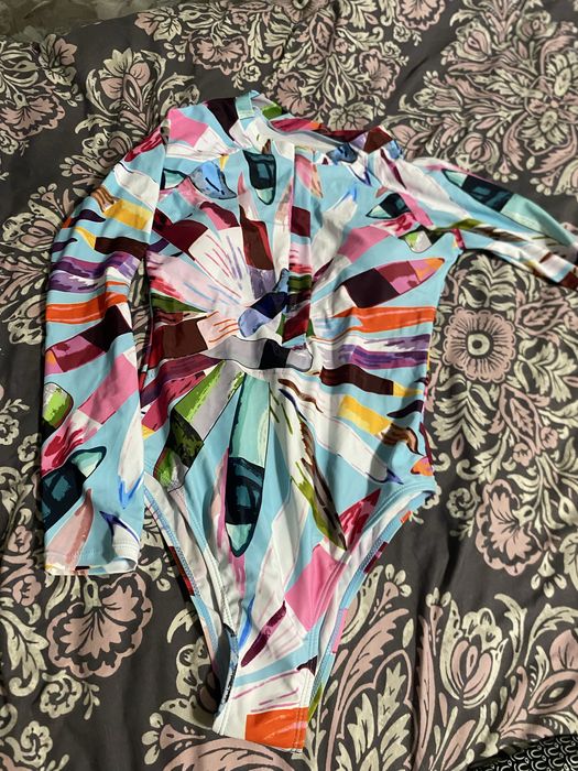 Продам новые купальники