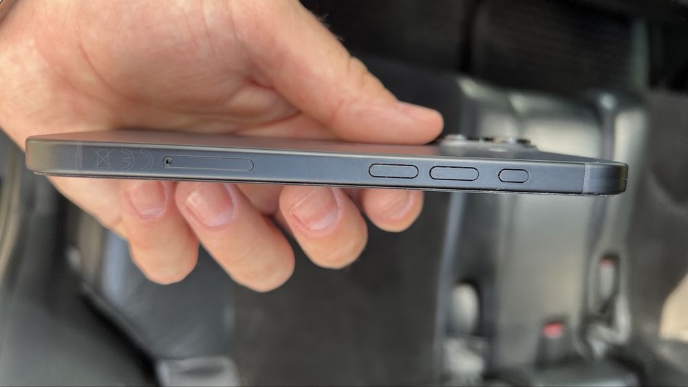 Vînd iphone 16 128 gb