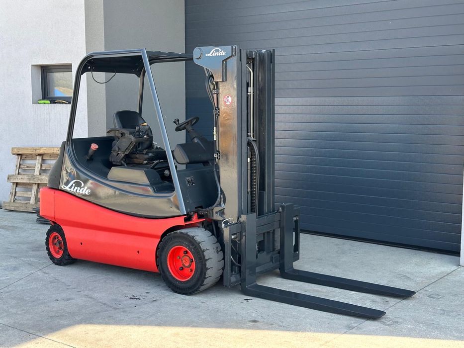 Stivuitor Electric  electrostivuitor Linde E30  2008