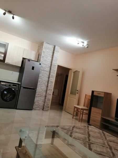 Дава се под наем Двустаен апартамент в София, Надежда 1 - 81 кв.м за 398.82 € - Снимка #2