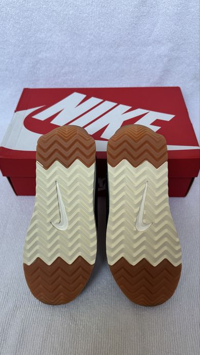 Nike Pacific LTR