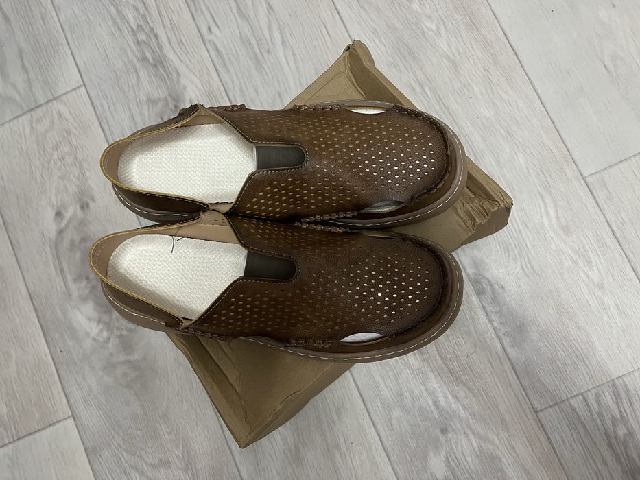 Продам сандали кожаные.