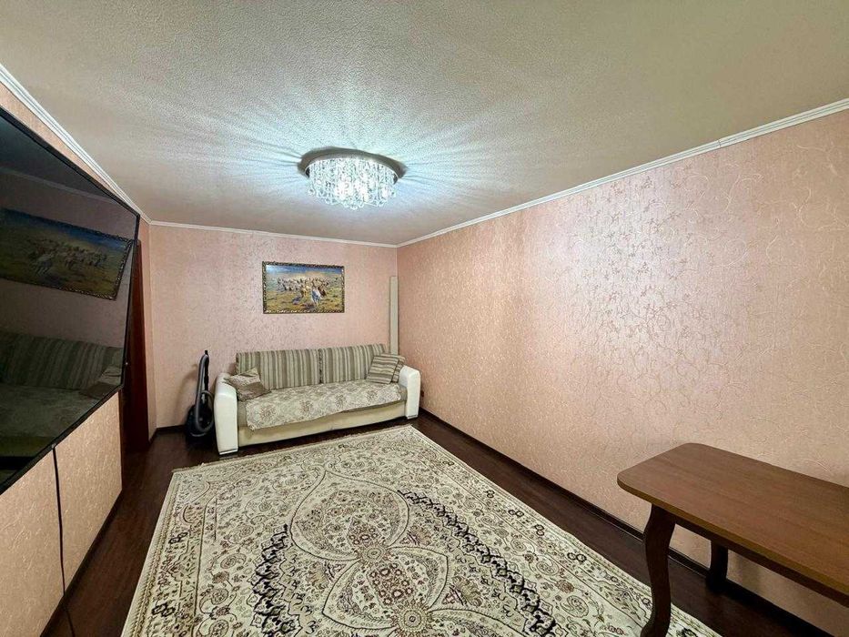 Продам 2 комнатную в Центре