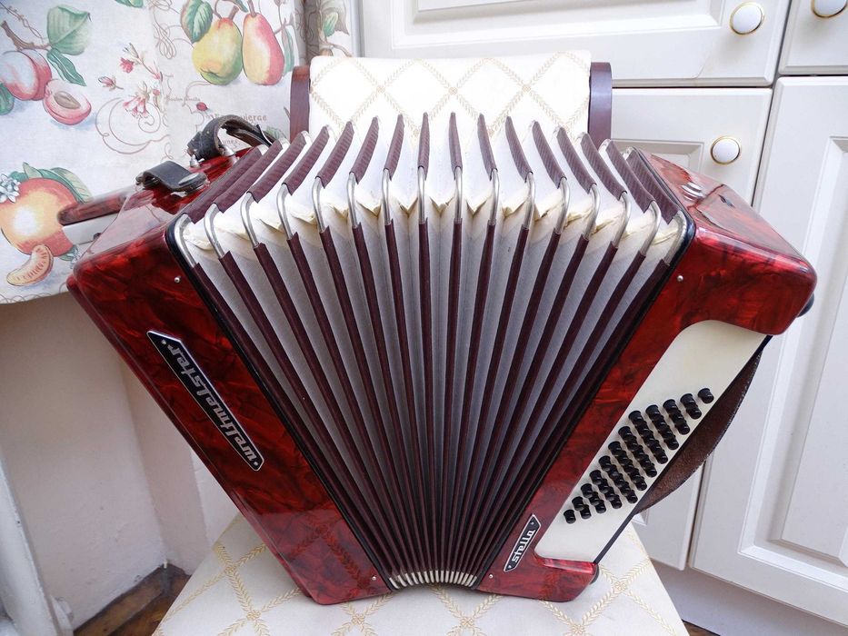Акордеон Велтмайстер Стела 40 баса