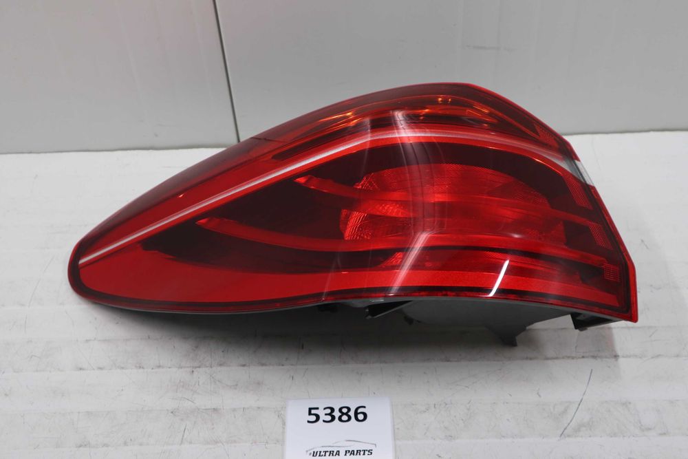 Ляв външен стоп БМВ Ф46 Гран Турър