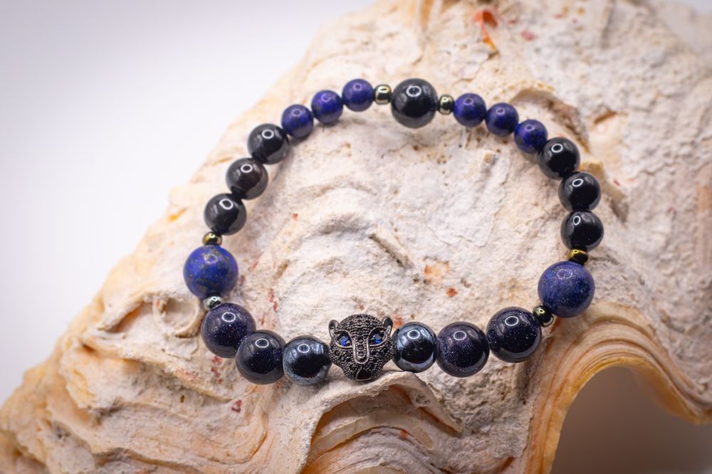 Гривни от полу скъпоценни камъни