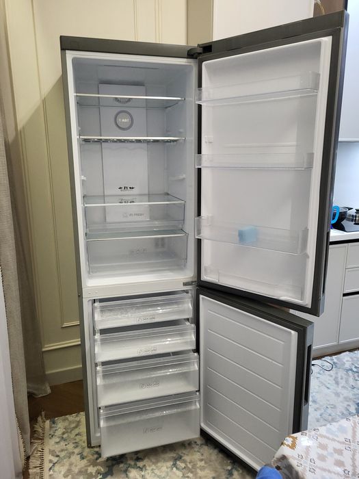 Холодильник с морозильником