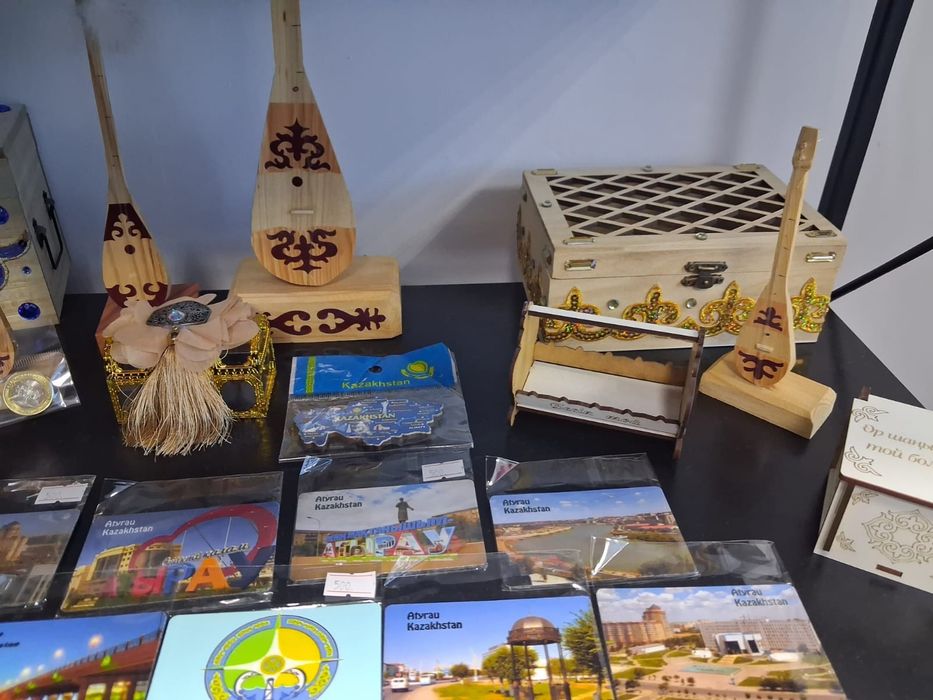 Продам новые сувениры, магниты и т д. Цены разные