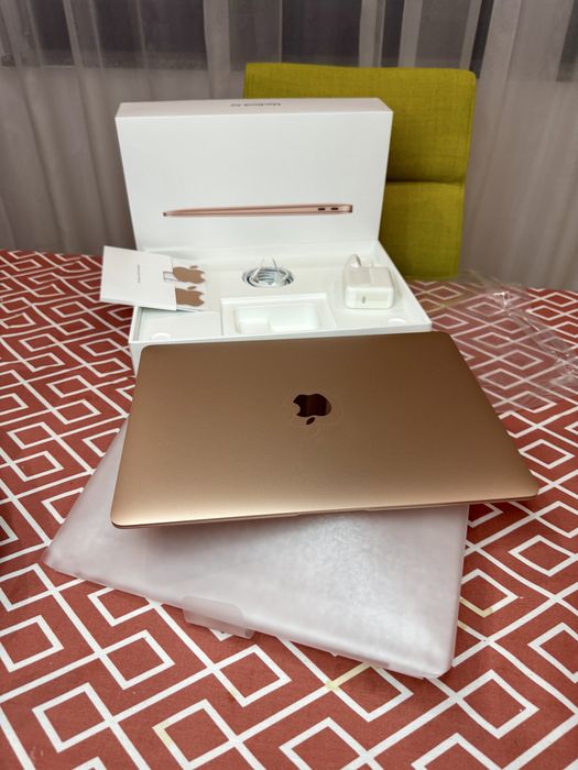 MacBook Air 13” M1 8 Gb hard 256 Gb Oradea • OLX.ro
